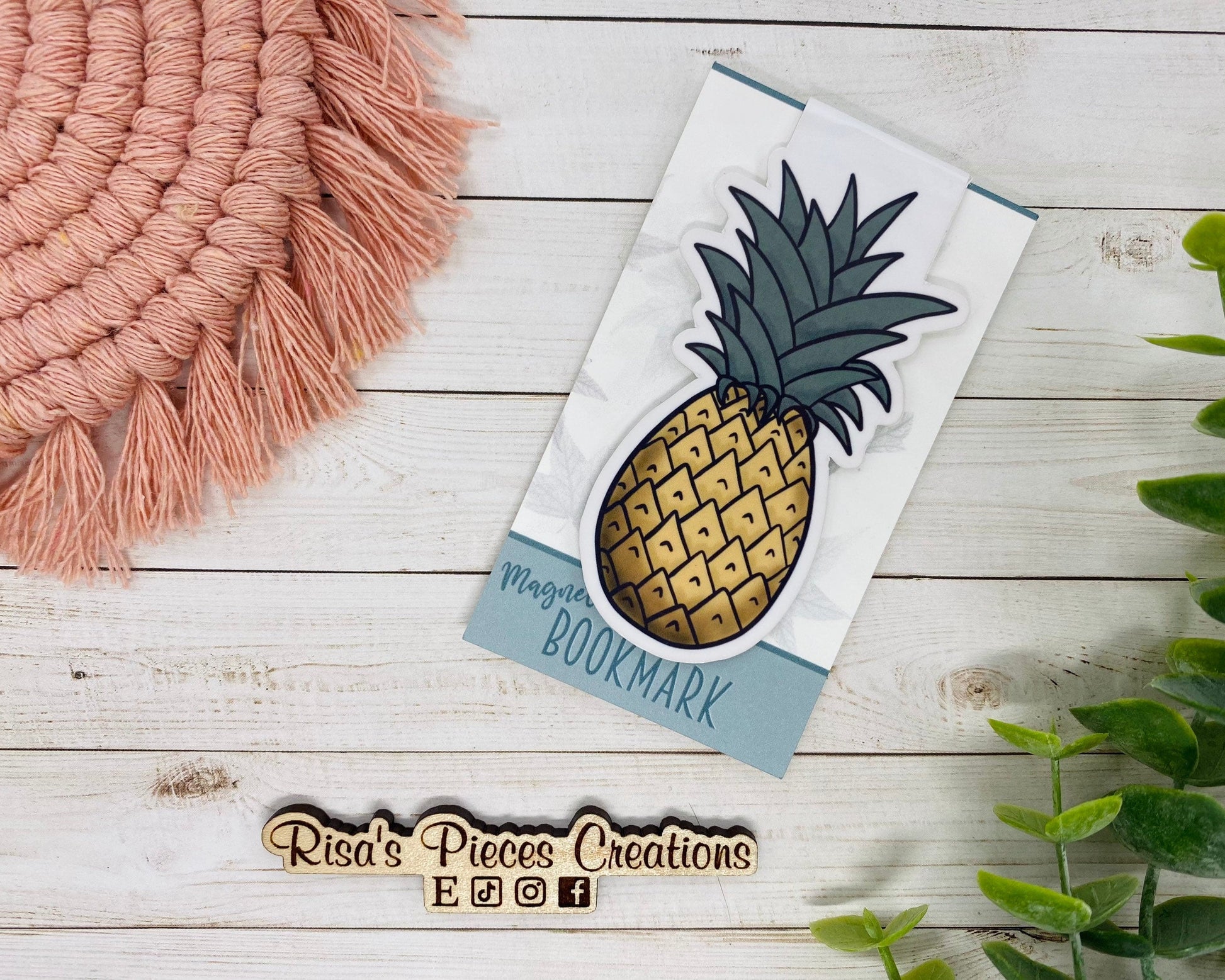 Pineapple Magnetic Bookmark, Reading Accessory, Planner Clip, Planner Accessory, Book Club, Book Lover, Magnet Bookmark, Book Nerd