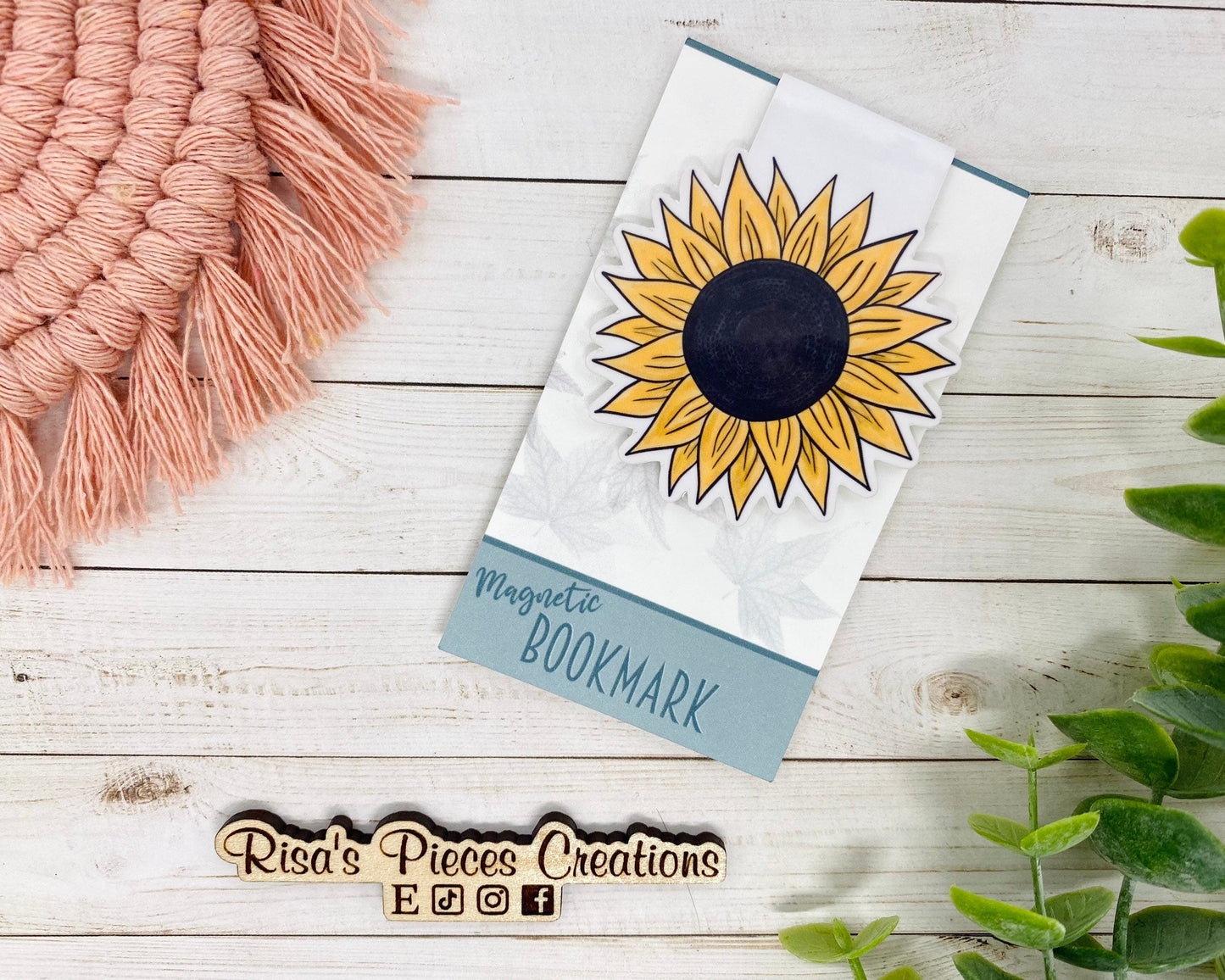Sunflower Magnetic Bookmark, Gift for teacher, Stocking stuffer, Reading Accessory, Planner Clip, Planner Accessory, Magnet Bookmark