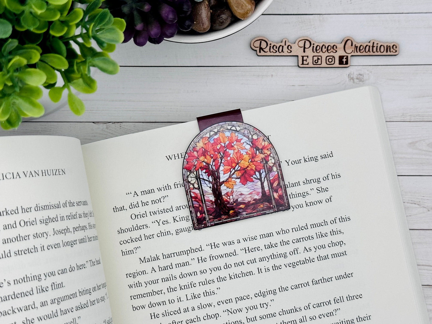 Autumn Stained Glass Magnetic Bookmark, Gift for teacher, Stocking stuffer, Reading Accessory for her, Planner Accessory for book lover