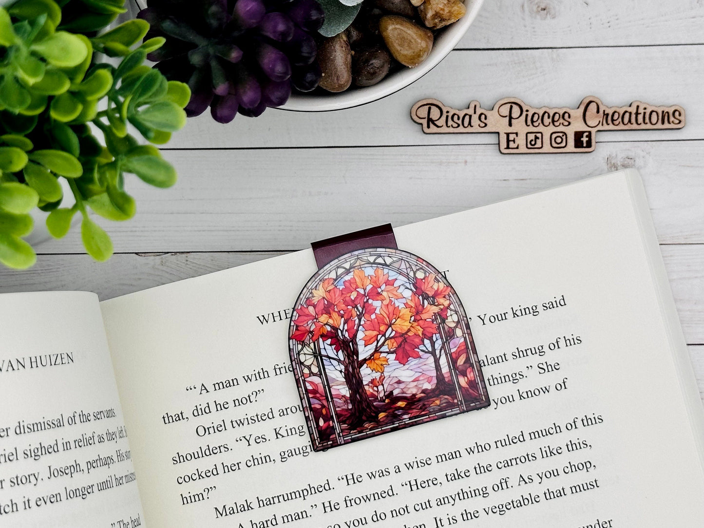 Autumn Stained Glass Magnetic Bookmark, Gift for teacher, Stocking stuffer, Reading Accessory for her, Planner Accessory for book lover