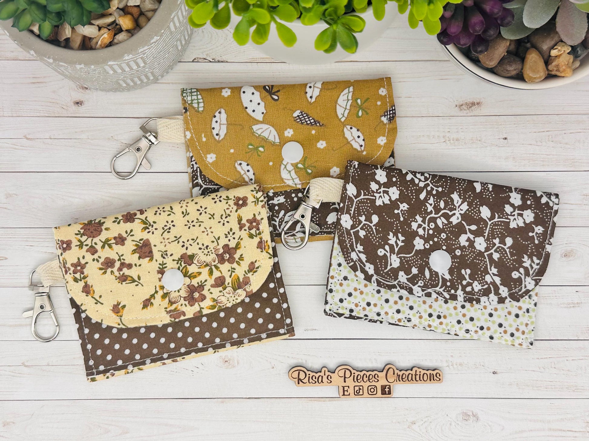 Brown Floral mini keychain wallet, Clip on card wallet with pockets, lanyard coin purse for her, gift for daughter, nurse stocking stuffers