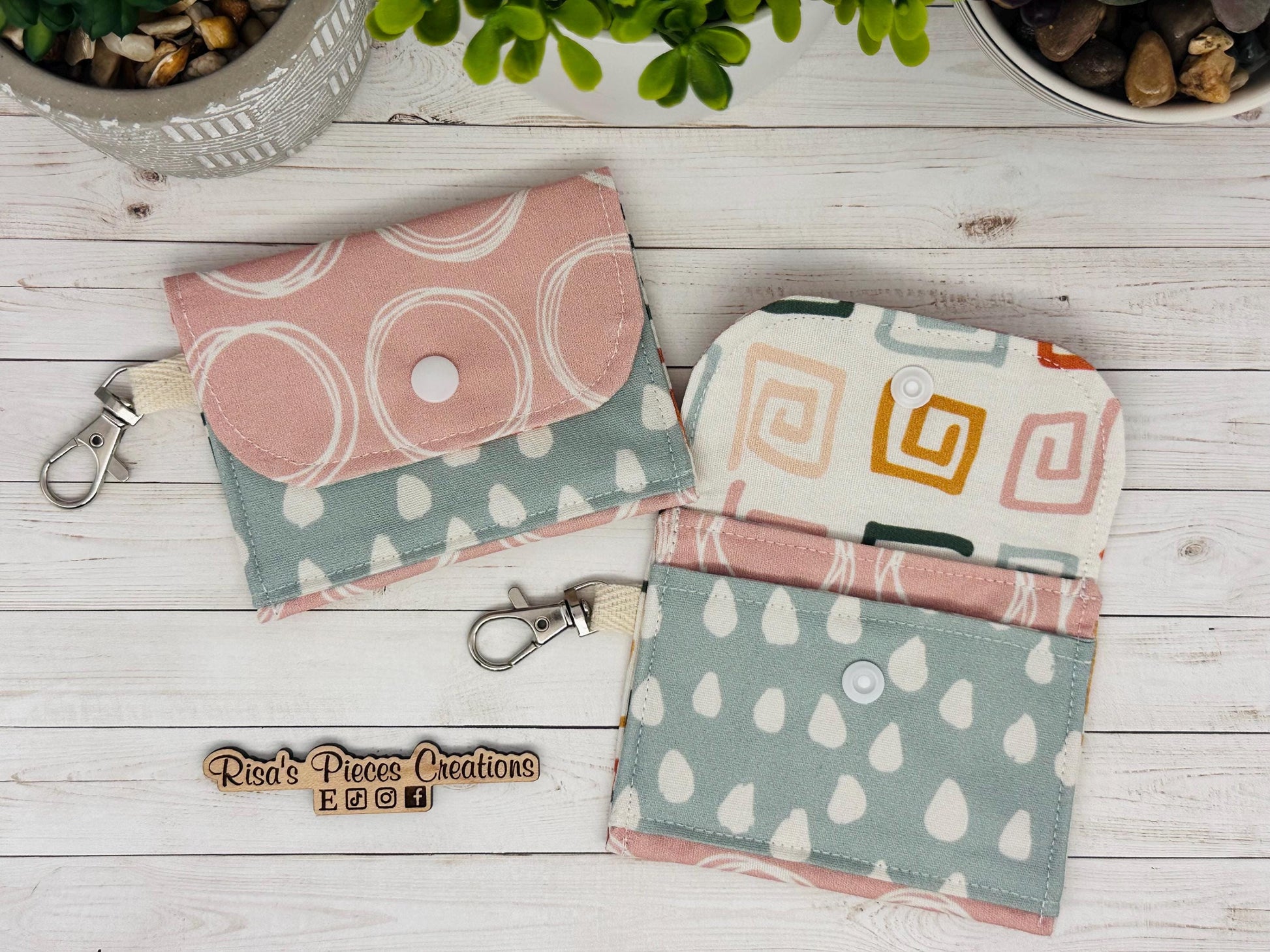 Boho mini keychain wallet, Clip on card wallet with pockets, lanyard coin purse for her, gift for daughter, stocking stuffer for Mom, Nurses