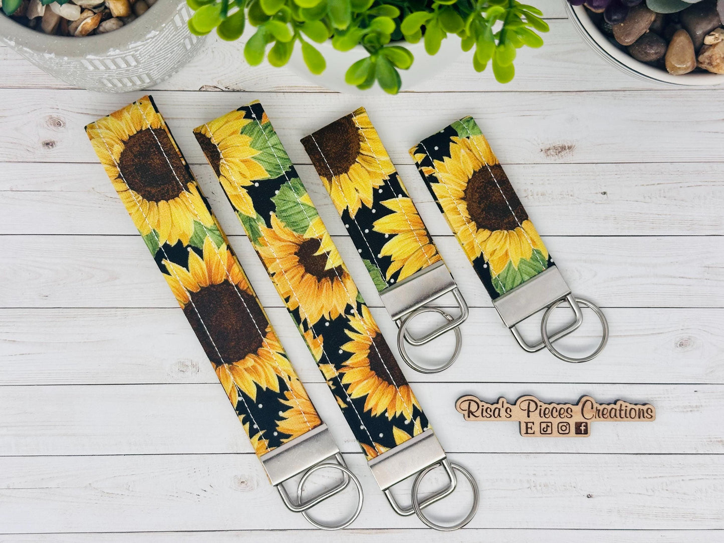 Sunflower key fob and wristlet, Keychain gift for best friend, Stocking Stuffer Ideas, Floral Keyring, for New Drivers, Mothers Day for mom