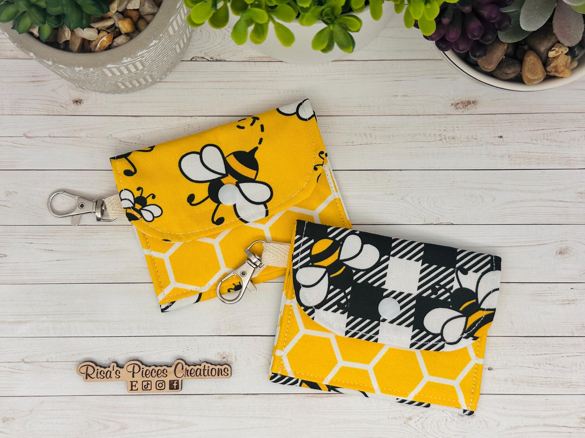 Bees and honeycomb mini keychain wallet, Clip on card wallet with pockets, lanyard coin purse for her, gift for daughter, stocking stuffers