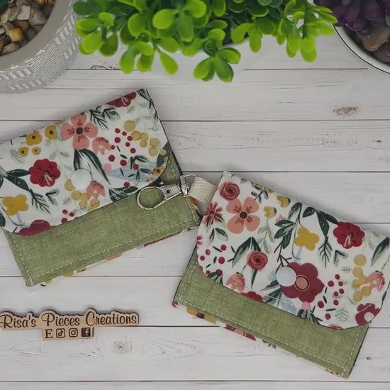 Green Floral mini keychain wallet, Clip on card wallet with pockets, lanyard coin purse for her, gift for daughter, stocking stuffer for Mom